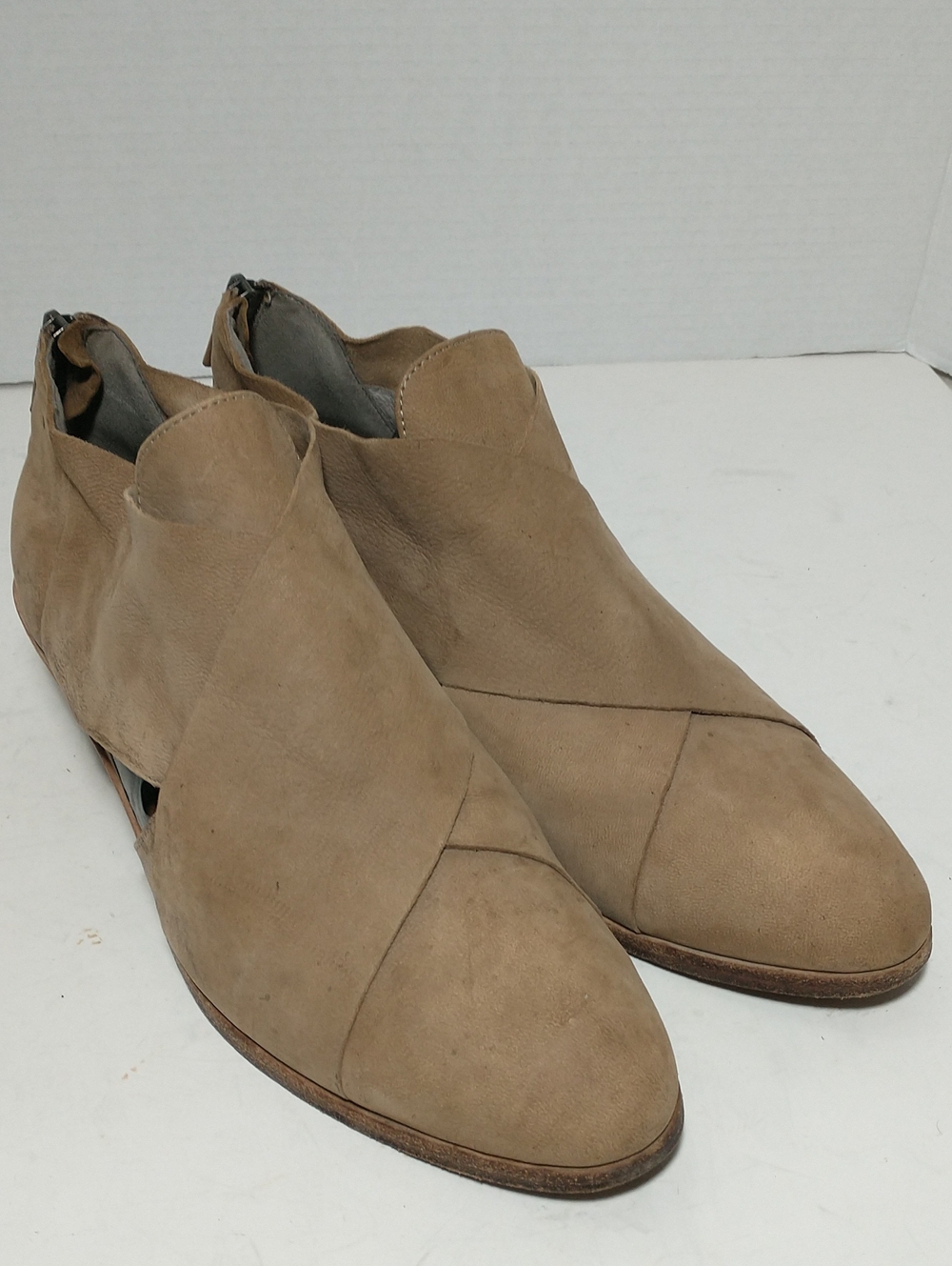 Eileen Fisher Cluster Criss-Cross Leather Booties, Tan, Size 9.5, Cottagecore